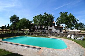 Belvilla by OYO Farmhouse With Private Pool