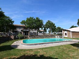 Belvilla by OYO Farmhouse With Private Pool