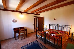 Belvilla by OYO Farmhouse With Private Pool