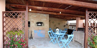 Villa with Salt Water & Heated Pool & Hot Tub near sea