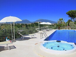 Villa with Salt Water & Heated Pool & Hot Tub near sea