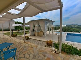 Villa with Salt Water & Heated Pool & Hot Tub near sea