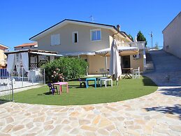 Villa with Salt Water & Heated Pool & Hot Tub near sea