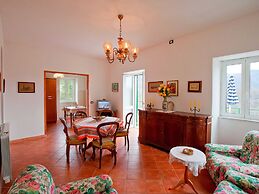 Belvilla by OYO Spacious Home With Lovely Terrace