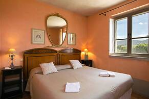 Tuscan Stay w/ Jacuzzi