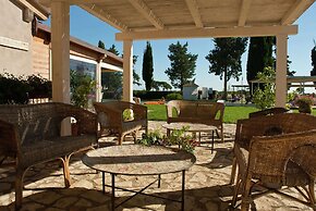 Tuscan Stay w/ Jacuzzi