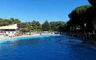 Belvilla by OYO Baia Domizia Villaggio Camping C4