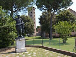 Nice Chalet with Terrace near Sea