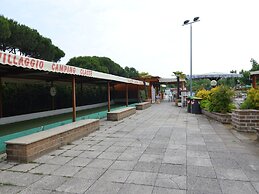 Nice Chalet with Terrace near Sea