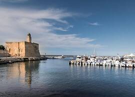 Nice Apartment with Balcony near Puglia Beach