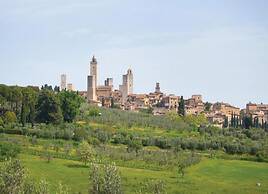 Apartment in Chianti With Shared Pool