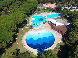 Belvilla by OYO Baia Domizia Villaggio Camping E5