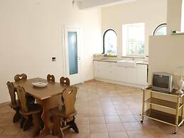Cozy Holiday Home in Trecase With Balcony - Casa per Ferie