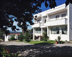 Cozy Holiday Home in Trecase With Balcony - Casa per Ferie