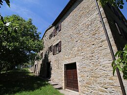 Farmhouse in Apecchio With Pool