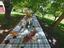 Farmhouse in Apecchio With Pool