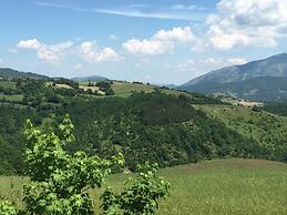Farmhouse in Apecchio With Pool