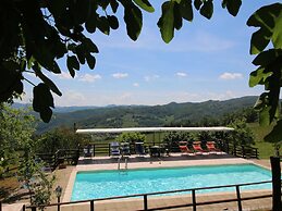 Farmhouse in Apecchio With Pool