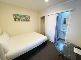 Summer Inn Motel