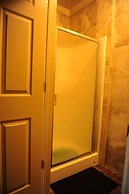 Camelot Inn at Honeyville