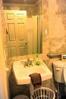 Camelot Inn at Honeyville