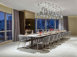 Novotel Suites Manila at Acqua