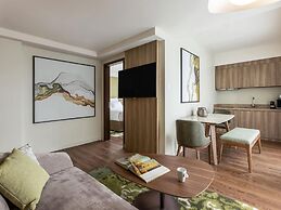 Novotel Suites Manila at Acqua