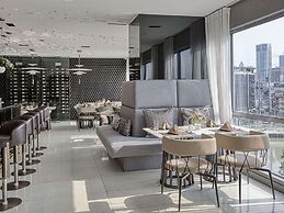 Novotel Suites Manila at Acqua