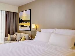 Novotel Suites Manila at Acqua