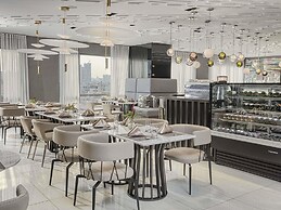 Novotel Suites Manila at Acqua