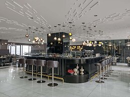 Novotel Suites Manila at Acqua