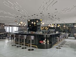 Novotel Suites Manila at Acqua