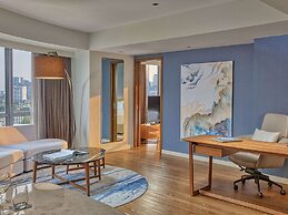 Novotel Suites Manila at Acqua