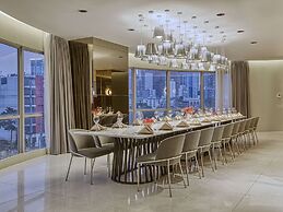 Novotel Suites Manila at Acqua