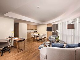 Novotel Suites Manila at Acqua