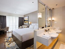 Novotel Suites Manila at Acqua