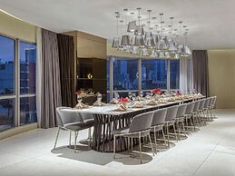 Novotel Suites Manila at Acqua