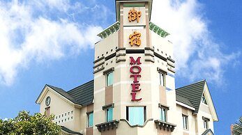 Royal Group Motel Chien Kuo Branch