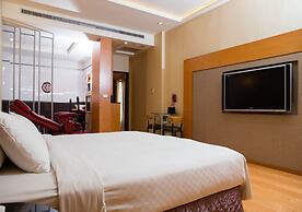 Royal Group Motel Chien Kuo Branch