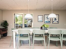 10 Person Holiday Home in Blavand