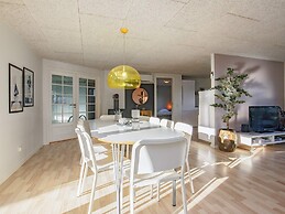 10 Person Holiday Home in Blavand