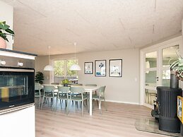 10 Person Holiday Home in Blavand