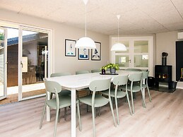 10 Person Holiday Home in Blavand