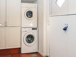 Idyllic Retreat by Waterways - By Traum Ferienwohnungen