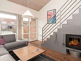 6 Person Holiday Home in Blavand-by Traum