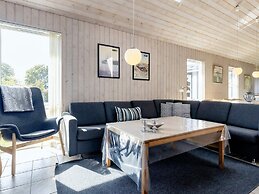 10 Person Holiday Home in Storvorde-by Traum