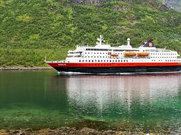 8 Person Holiday Home in Tengelfjord
