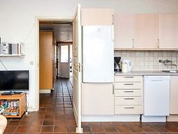 Waterfront Holiday Home in Henne near Sea