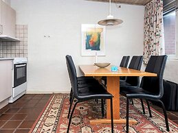 Waterfront Holiday Home in Henne near Sea