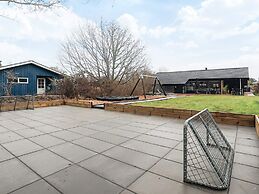 8 Person Holiday Home in Bindslev-by Traum